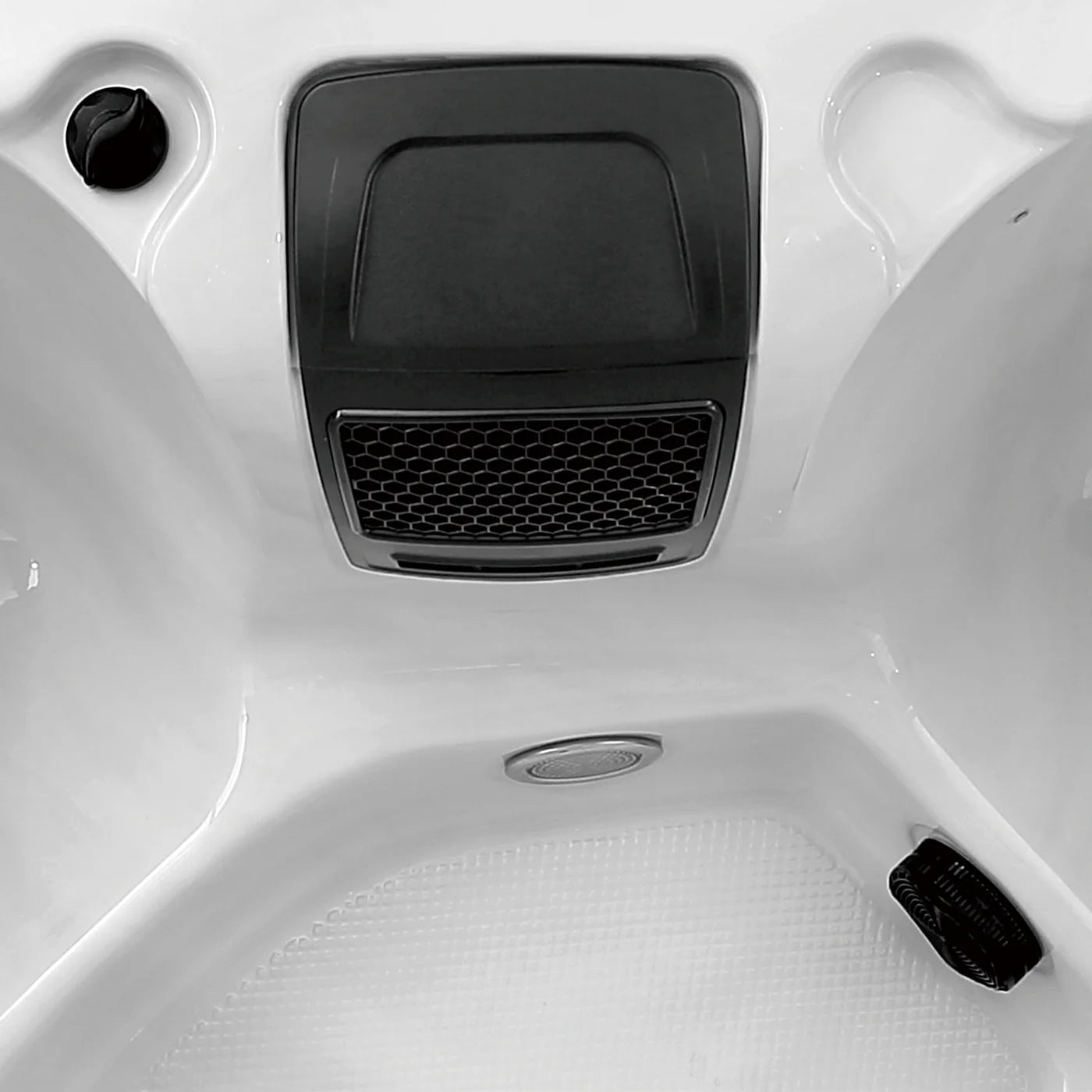 Luxury Freestanding 4-Person Rectangle Outdoor Hot Tub