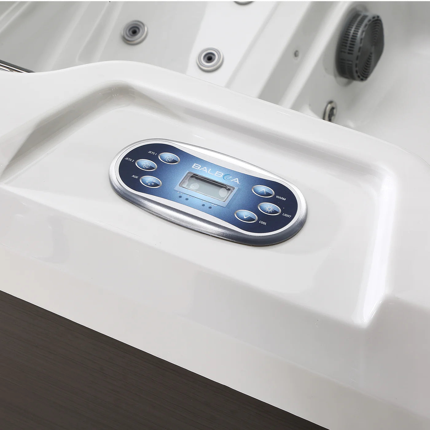 Luxury Freestanding 6-Person Square Outdoor Hot Tub