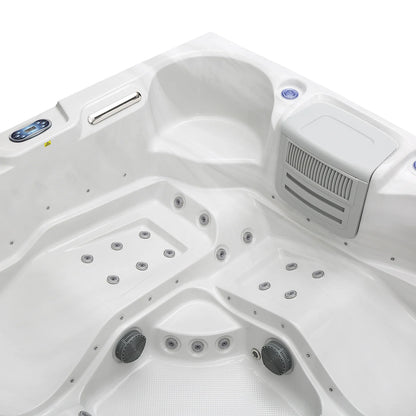 Luxury Freestanding 6-Person Square Outdoor Hot Tub